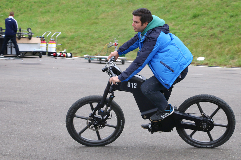 Illustration for article titled What It's Like to Ride This Incredible E-Bike at 40 Miles Per Hour